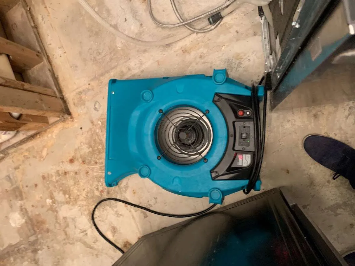 Air mover drying equipment for Mold Remediation & Removal in Lower Oxford